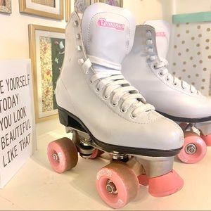 SOLD Chicago Ladies' Roller Rink Skate
